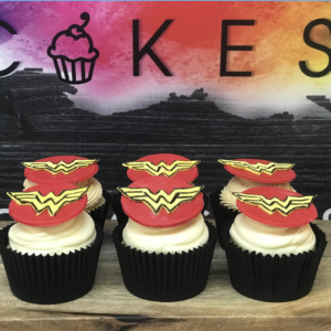 wonderwoman cupcakes