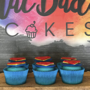 superman cupcakes side view