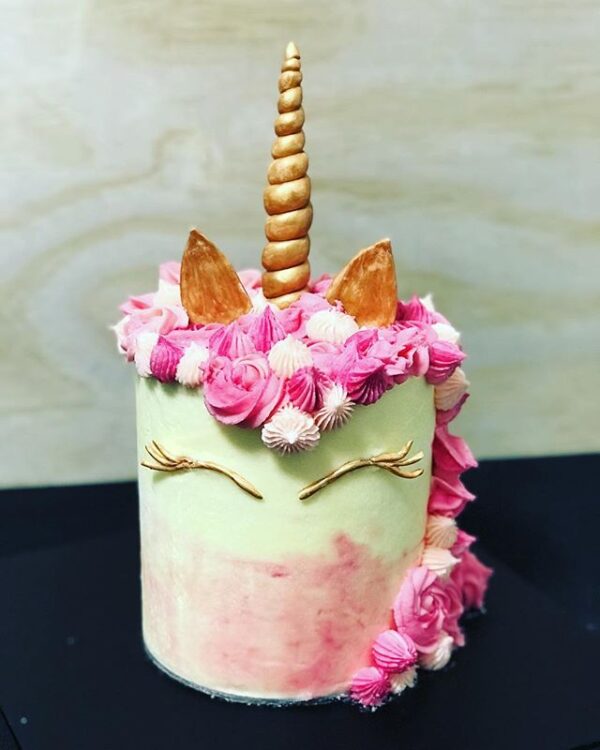 Unicorn cake in pink and gold